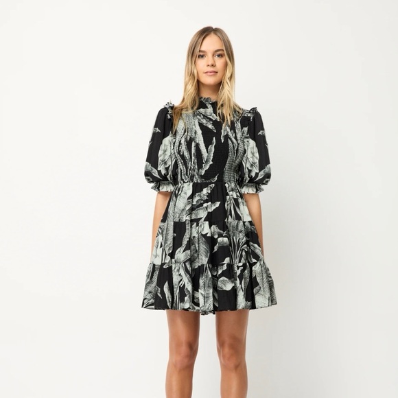 Elliatt Natalie los smocked black floral print dress - Size M - Picture 1 of 6